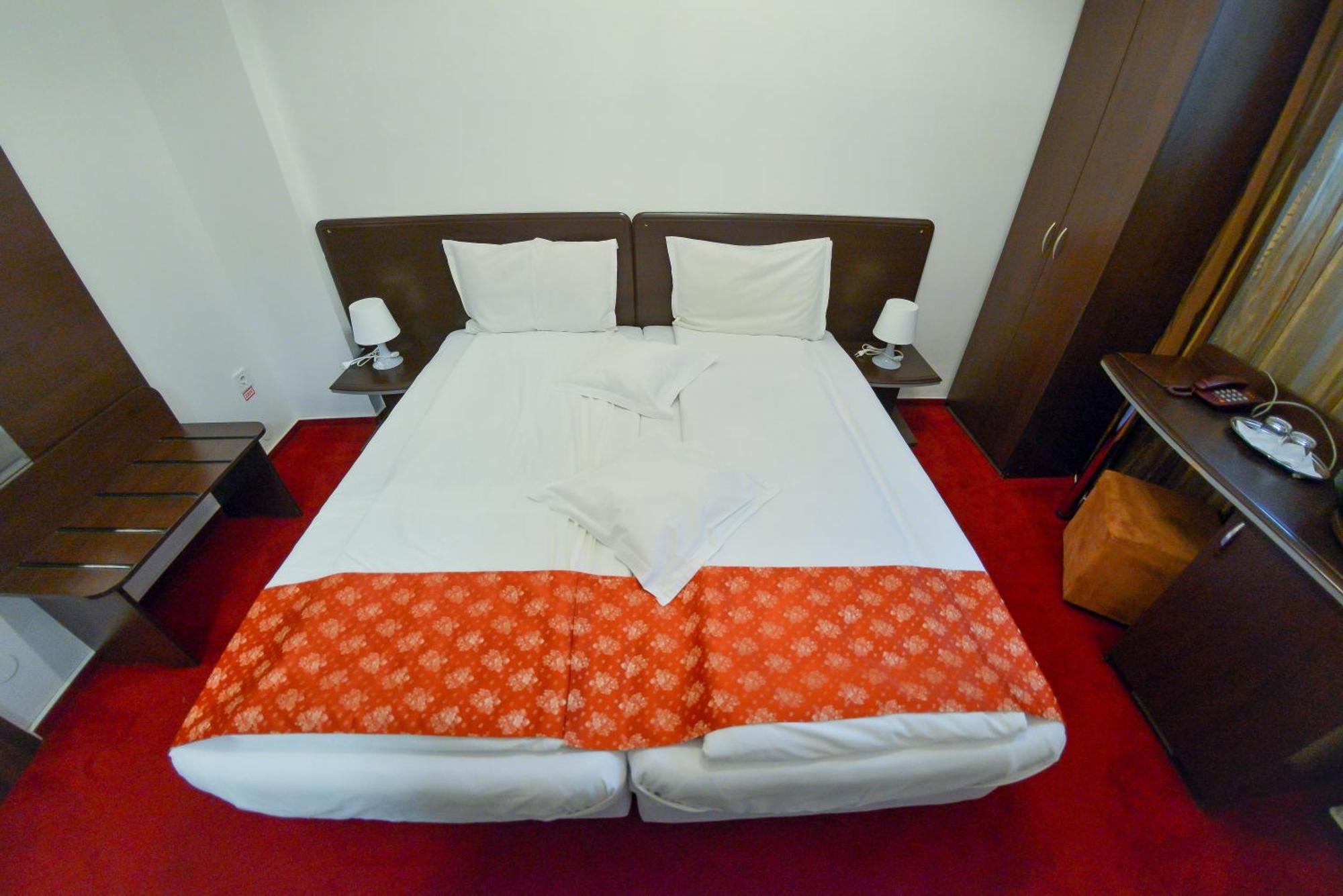 Pension Happy Day - Motorcycle Friendly Sibiu Exterior foto
